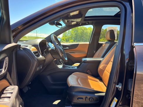 Used 2020 Chevrolet Equinox Premier AWD/4WD image 2