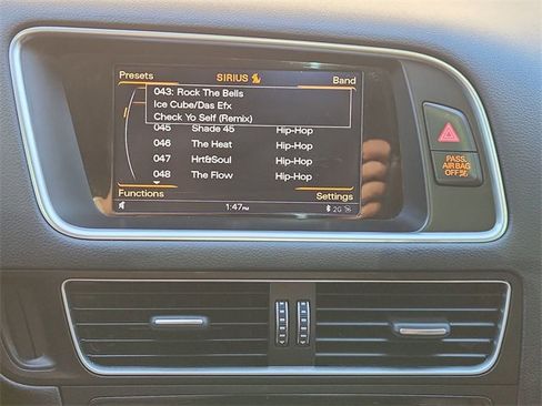 Used 2015 Audi Q5 2.0T Premium Plus w/ Technology Package image 13