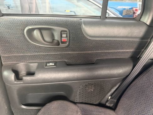 Used 2001 Chevrolet Blazer LT AWD/4WD image 29