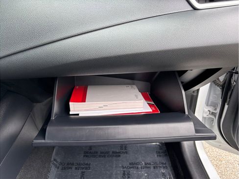 Used 2022 Toyota Corolla LE image 33