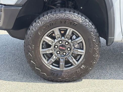 Used 2024 GMC Sierra 1500 AT4X AWD/4WD image 11