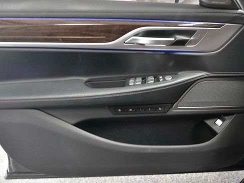 Used 2020 BMW 750i xDrive w/ Executive Package AWD/4WD image 6