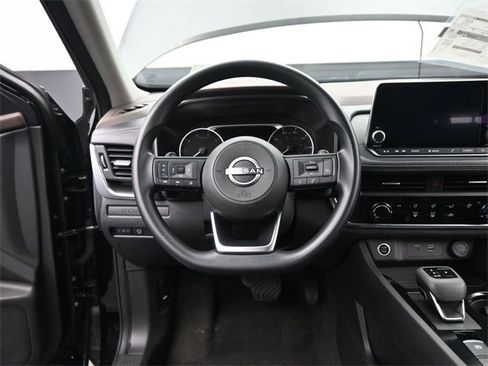 Used 2023 Nissan Rogue S image 27