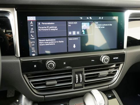 New 2026 Porsche Macan S image 27