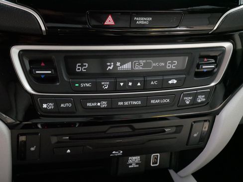 Used 2022 Honda Pilot Touring image 23