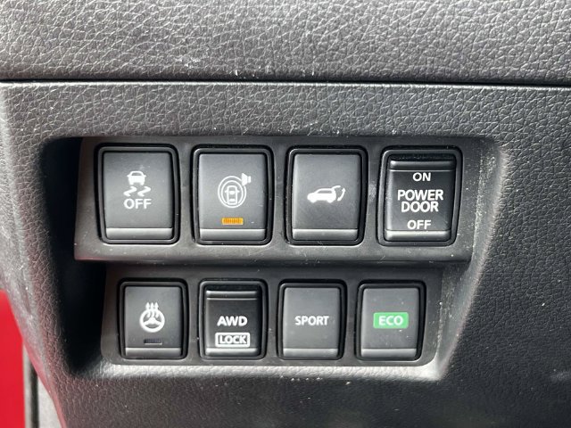 Used 2017 Nissan Rogue SV AWD/4WD image 18