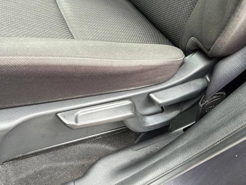 Used 2017 Honda HR-V LX image 23