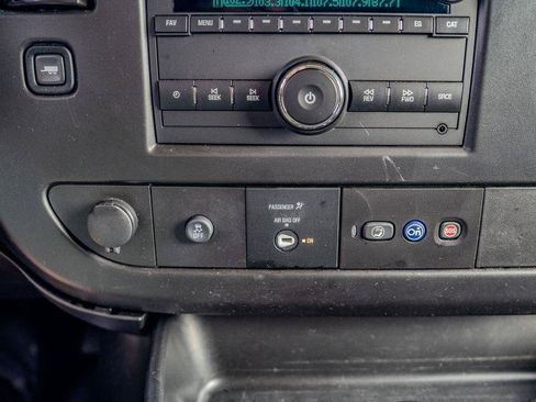 Used 2023 Chevrolet Express 3500 Extended w/ Driver Convenience Package RWD image 26