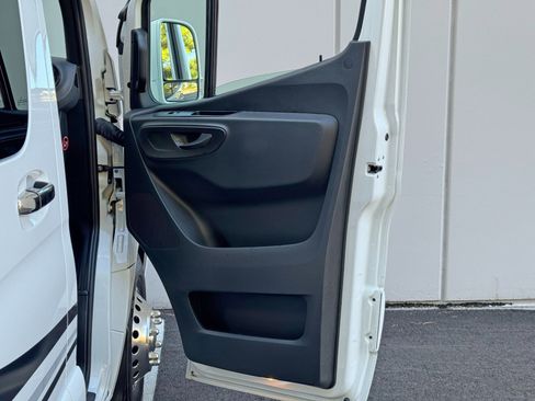 Used 2024 Mercedes-Benz Sprinter 2500 image 35
