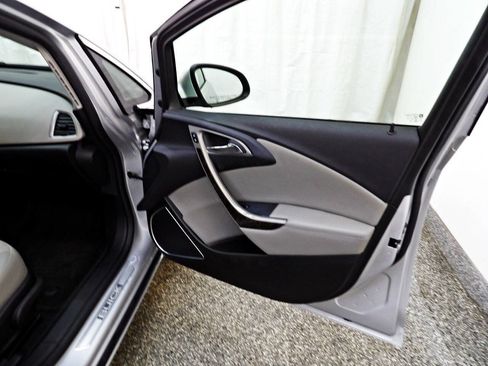 Used 2016 Buick Verano w/ Comfort Package FWD image 13