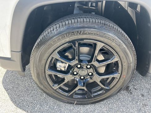 New 2025 Jeep Compass Latitude w/ Altitude Special Edition image 17