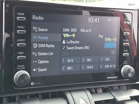 Used 2021 Toyota RAV4 SE image 18