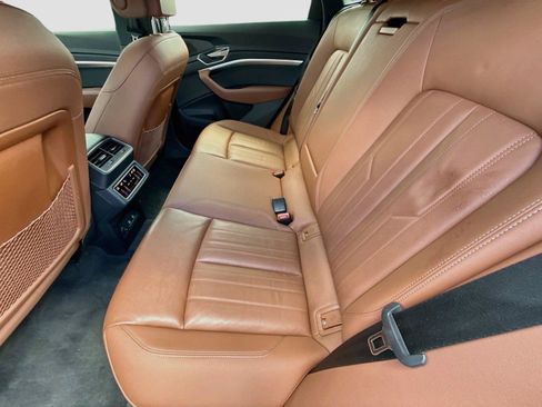 Certified 2024 Audi Q8 e-tron Premium AWD/4WD image 24