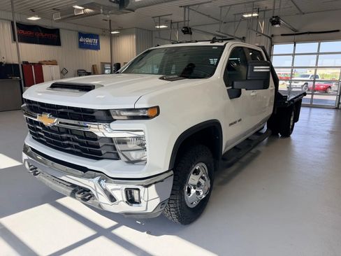 Used 2024 Chevrolet Silverado 3500 LT w/ Convenience Package AWD/4WD image 12