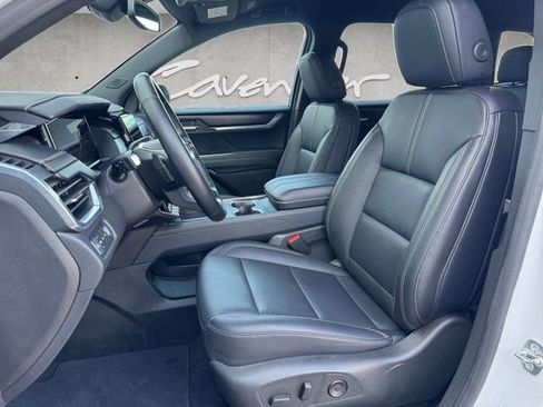 Used 2024 GMC Acadia Elevation image 19