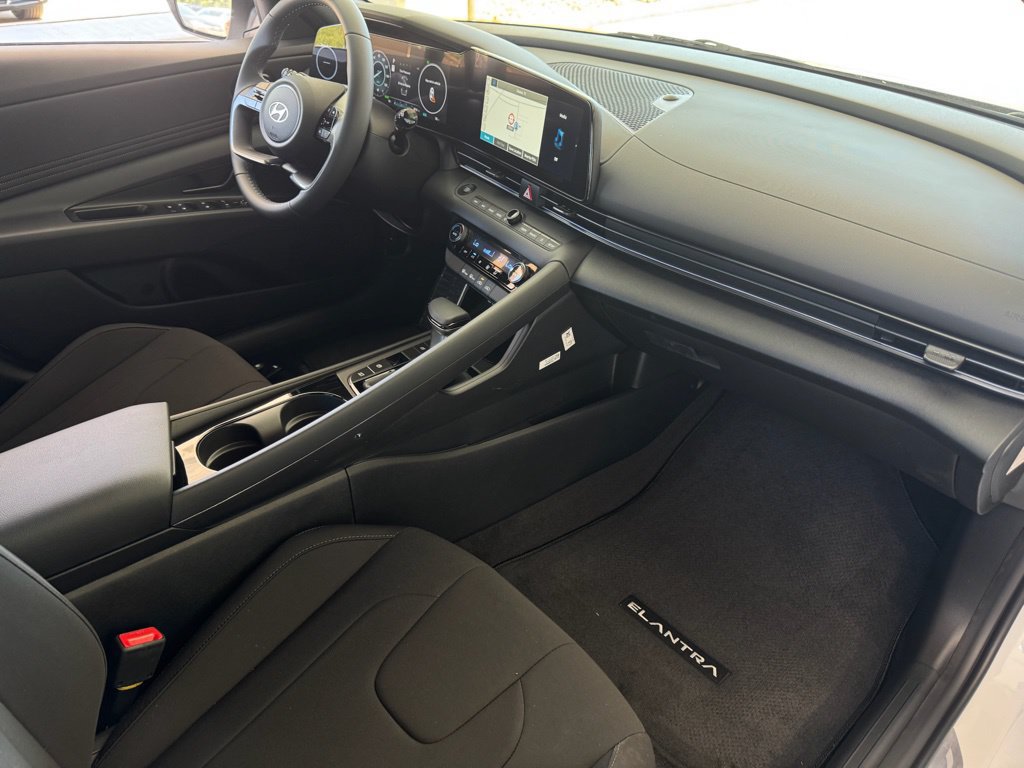 New 2025 Hyundai Elantra SEL FWD image 14
