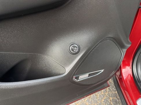 Used 2023 Buick Envision Avenir image 16