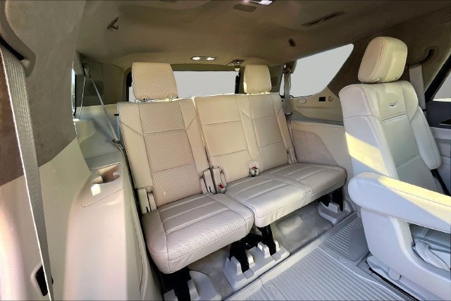 Used 2024 Cadillac Escalade Sport Platinum w/ LPO, ONYX Package AWD/4WD image 26