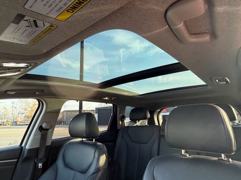 Used 2020 Hyundai Santa Fe SEL image 12