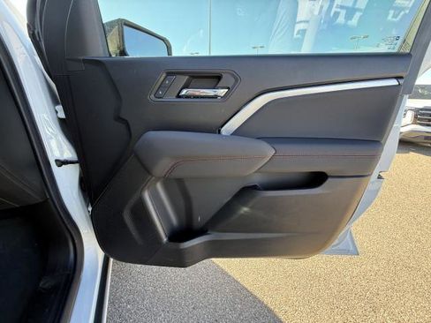 Used 2024 Chevrolet Colorado Z71 image 31