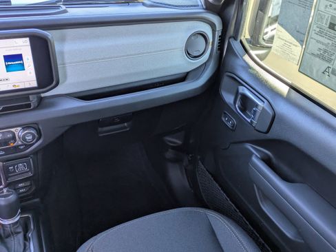 New 2026 Jeep Gladiator Sport image 18