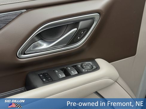 Used 2024 GMC Yukon SLT w/ SLT Premium Package image 10