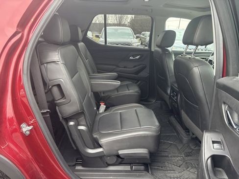 Used 2020 Chevrolet Traverse LT w/ LT Premium Package image 11