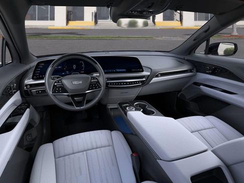 New 2026 Cadillac Lyriq Luxury image 15
