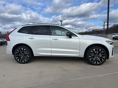 New 2026 Volvo XC60 B5 Ultra w/ Protection Package Premier image 8