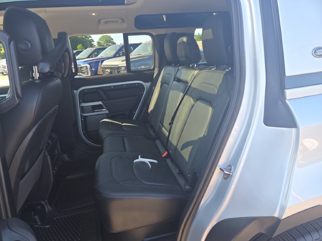 Used 2024 Land Rover Defender 110 S AWD/4WD image 4