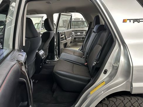 Used 2017 Toyota 4Runner TRD Off-Road AWD/4WD image 17