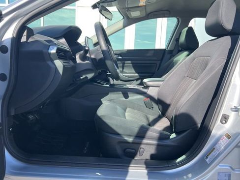 Used 2024 Nissan Altima 2.5 SV image 10