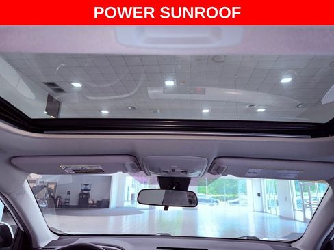 Used 2018 Toyota RAV4 XLE FWD image 7