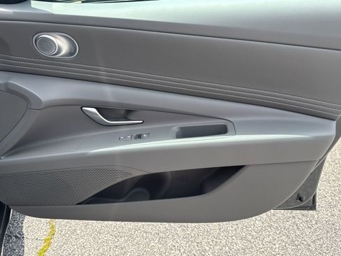 Certified 2025 Hyundai Elantra Sport FWD image 14