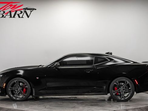 Used 2022 Chevrolet Camaro SS image 2