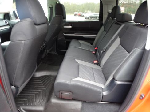 Used 2017 Toyota Tundra 4x4 CrewMax w/ SR5 & TRD Pkgs image 33