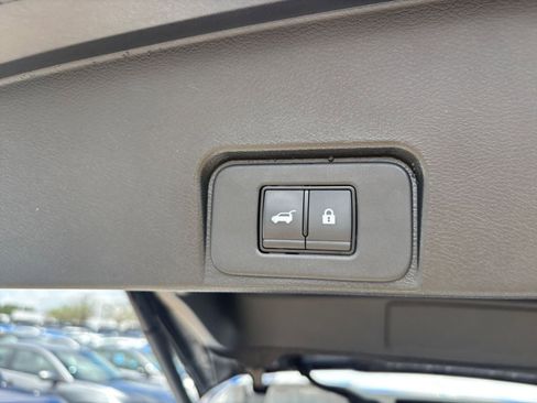 Used 2024 Nissan Rogue SV FWD image 23