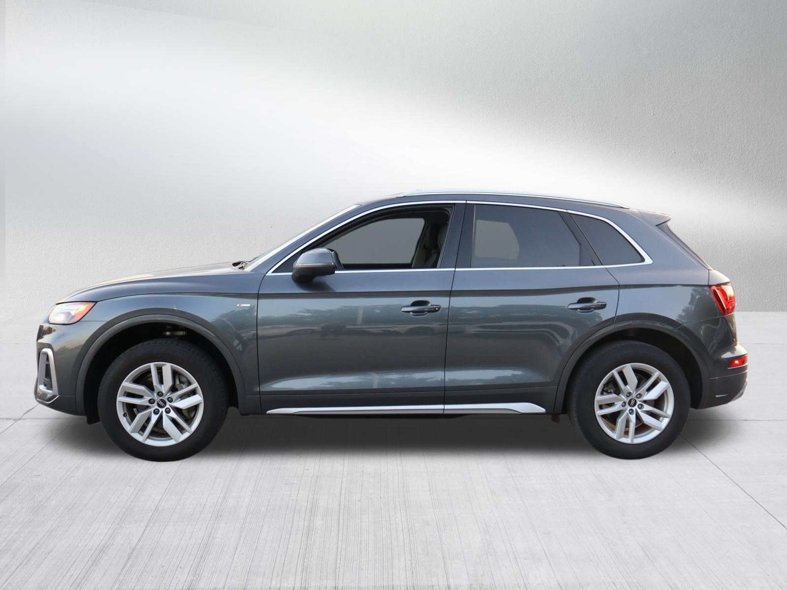 Used 2022 Audi Q5 2.0T Premium w/ Convenience Package AWD/4WD image 4