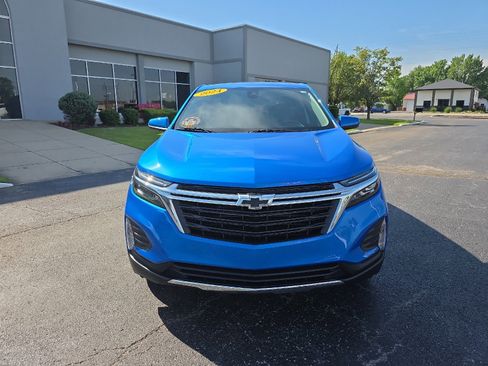Used 2024 Chevrolet Equinox LT w/ LPO, Floor Liner Package FWD image 3