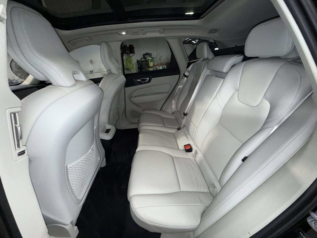 Used 2023 Volvo XC60 B5 Plus w/ Protection Package Premier AWD/4WD image 19