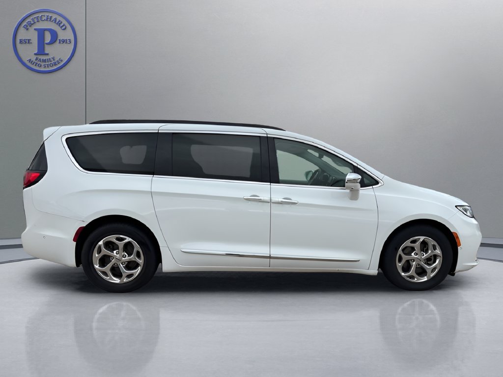 Used 2022 Chrysler Pacifica Limited FWD image 8
