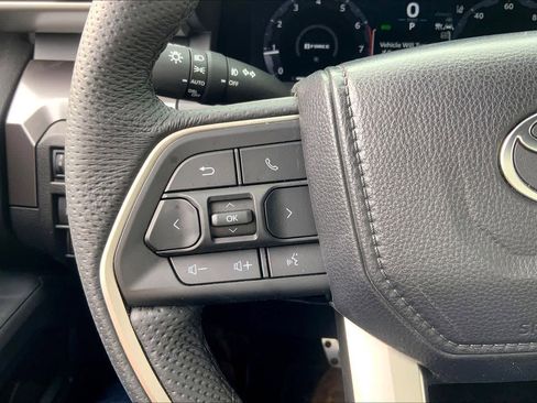 Used 2025 Toyota Tacoma TRD Sport image 24