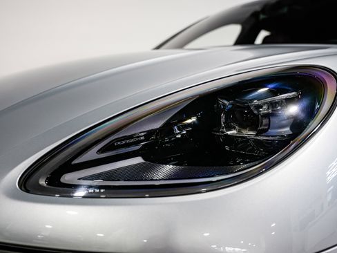 Used 2022 Porsche Macan GTS w/ Sport Chrono Package image 41