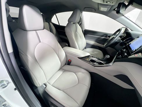 Used 2023 Toyota Camry XLE image 31