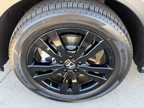 Certified 2026 Honda HR-V Sport image 11