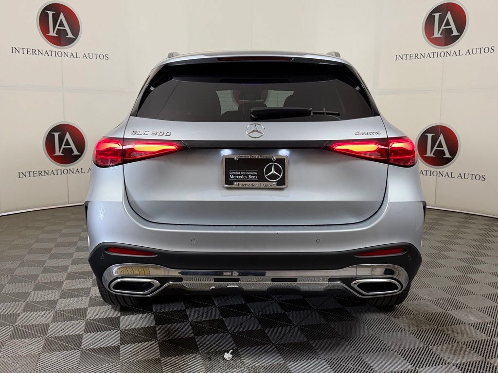 Used 2025 Mercedes-Benz GLC 300 4MATIC image 7