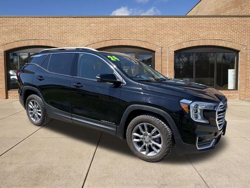 Used 2024 GMC Terrain SLT AWD/4WD image 2