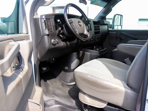Used 2022 Chevrolet Express 3500 w/ Power Convenience Package RWD image 13