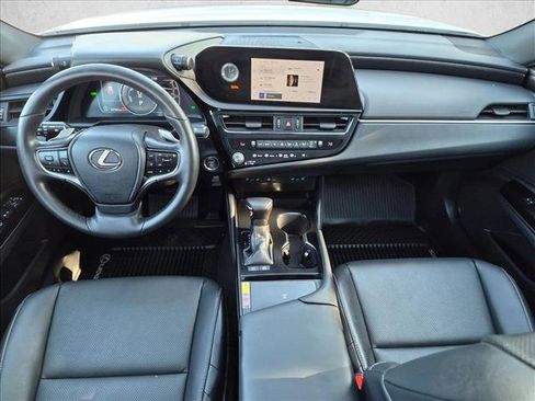 Used 2025 Lexus ES 300h w/ Premium Package FWD image 17