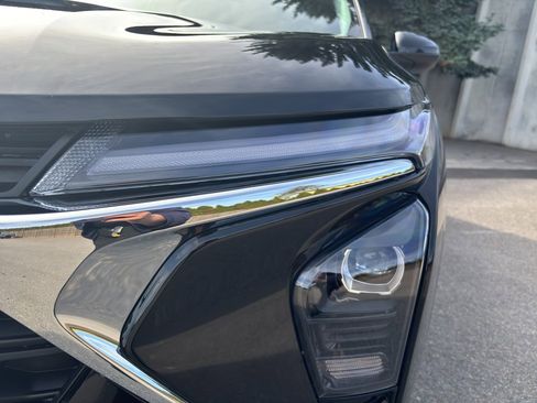 Used 2025 Chevrolet Trax LT w/ Driver Confidence Package image 4